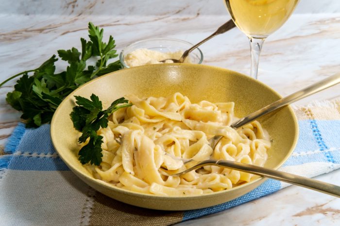 Wine pairing for fettuccine alfredo